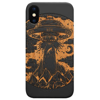 Ufo - Engraved - Wooden Phone Case - IPhone 13 Models